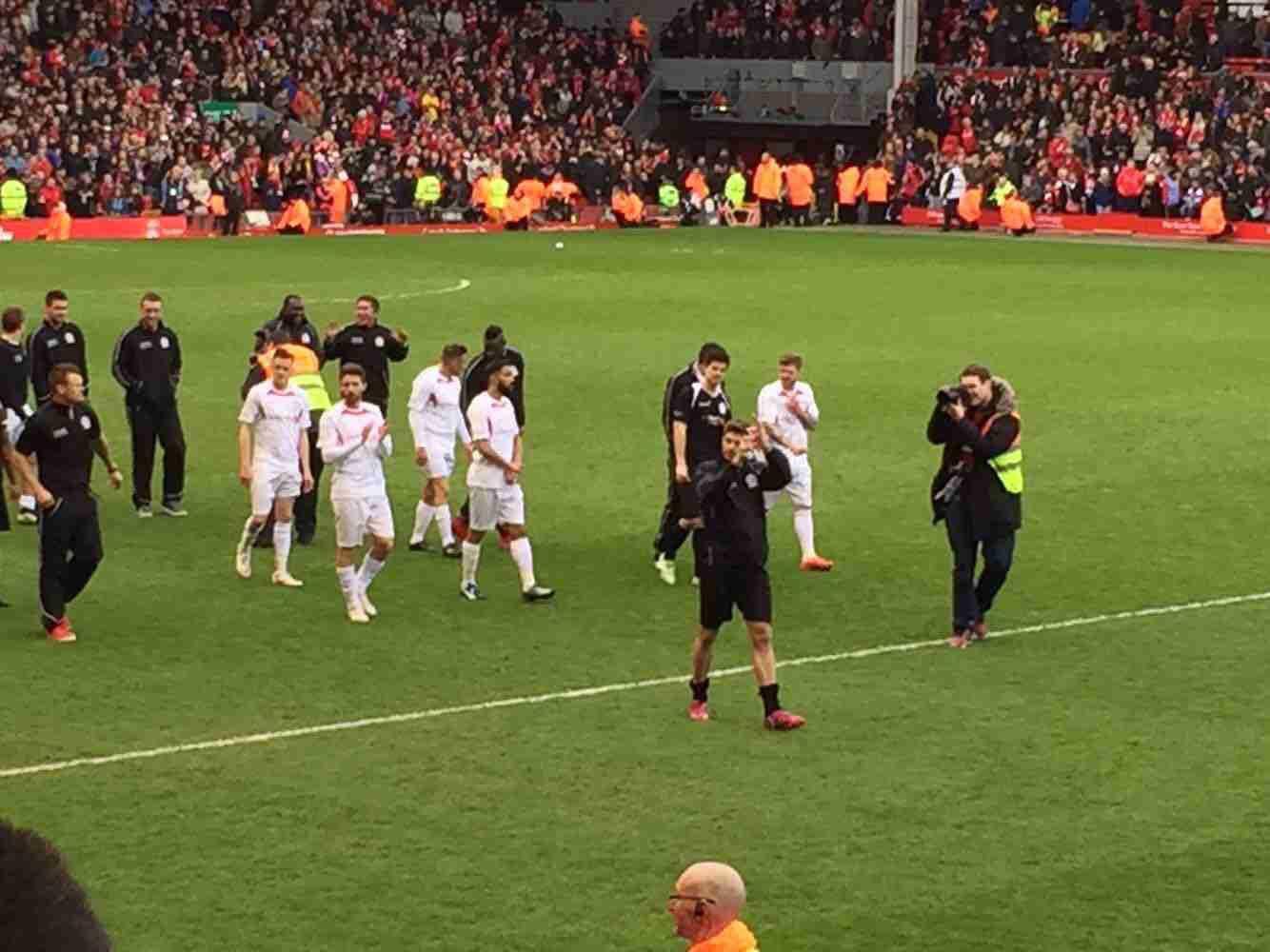 斯基拉：哈托今天与切尔西签约至2032年，并附带1年续约选项（斯基拉：哈托今日与切尔西签约至2032年，合同含1年延长选项）