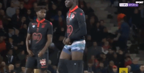 汉堡vs斯图加特：洛孔加、卢卡-武什科维奇首发，努贝尔、达希勒出战