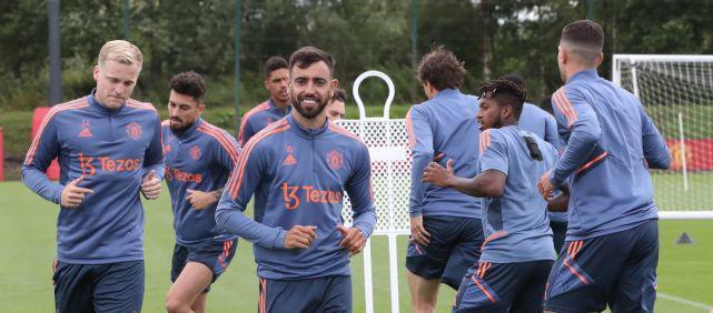 王楚钦为何仰天大笑？原因找到，谁注意孙颖莎的反应（王楚钦仰天大笑之谜揭晓，你注意到孙颖莎的反应了吗）