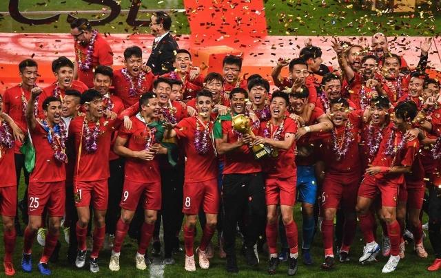 杨鸣谈辽宁男篮新赛季揭幕战：想把最好精神面貌展现给大家（杨鸣展望辽篮新季揭幕战：力争以最佳精神面貌回馈球迷）