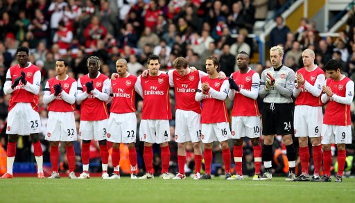 球迷调侃詹姆斯没头发，后者回应：你知道我有，而且多的是（球迷调侃詹皇秃头，詹姆斯回怼：我头发多着呢）