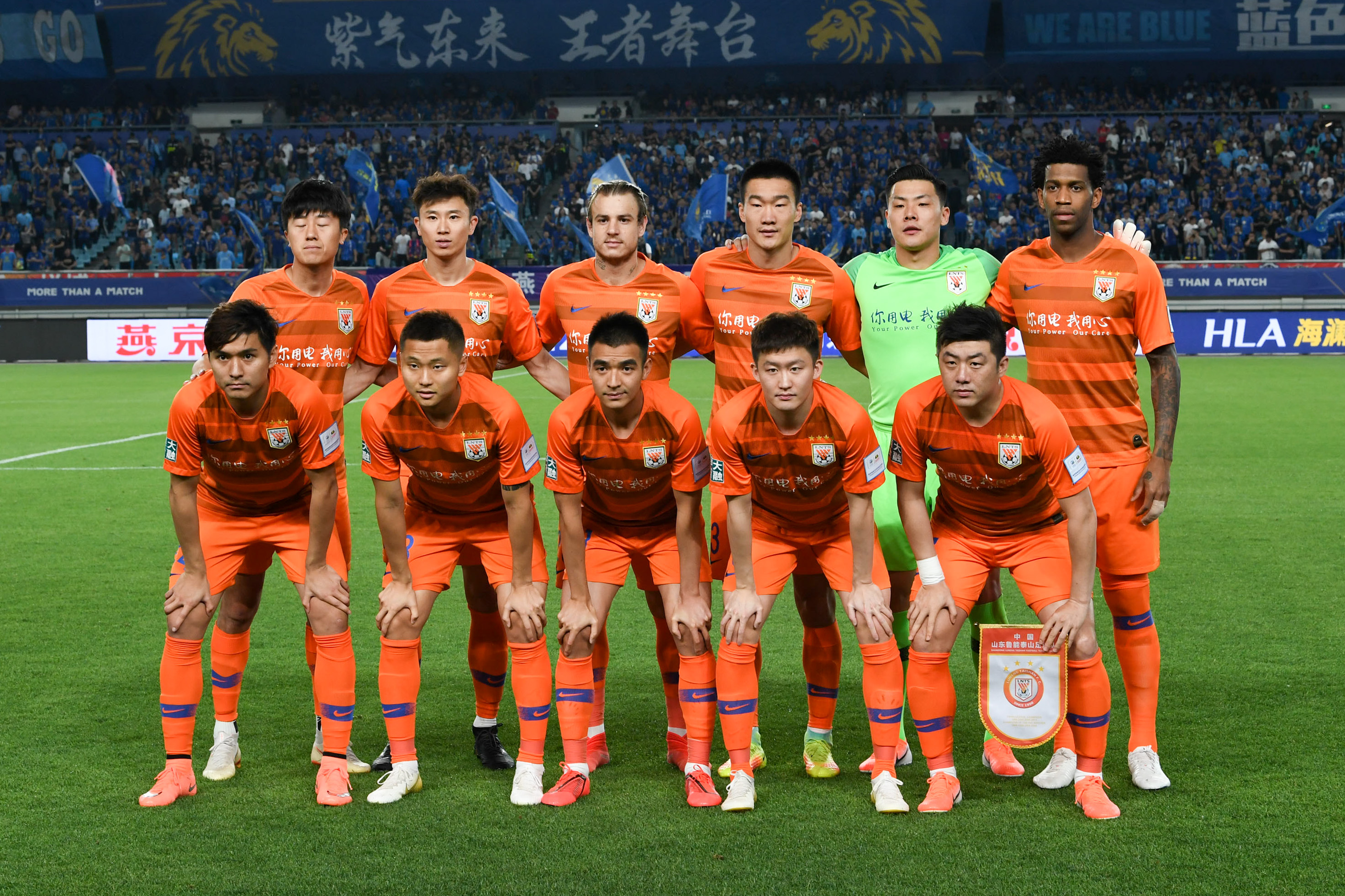 巴萨梅西自由球进球助球队领先（梅西任意球破门助巴萨取得领先）