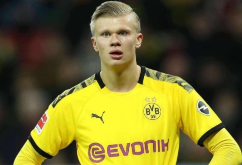 利物浦vs皇马：阿诺德替补，姆巴佩出战，维尔茨、萨拉赫首发（利物浦迎战皇马：阿诺德替补待命，姆巴佩登场，维尔茨与萨拉赫先发）